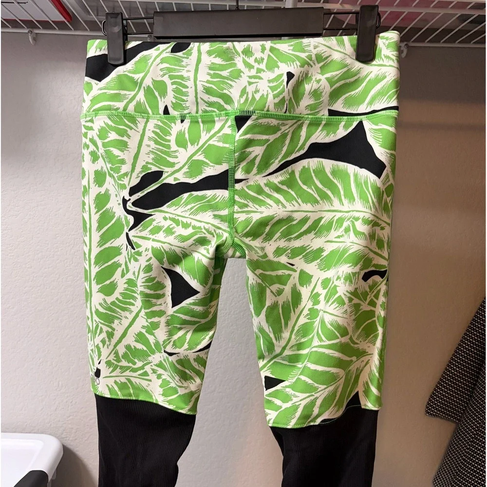 Alo Yoga High-Waist Goddess Leggings Green Palm Print Black Ribbed SMALL